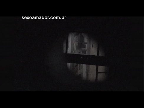 ❤️ Ξανθιά κοπέλα βιντεοσκοπήθηκε κρυφά από ηδονοβλεψία της γειτονιάς κρυμμένο πίσω από κούφια τούβλα ☑ Γαμημένο βίντεο ️